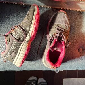 ASICS  running shoe barely worn and in great like new condition. 8 wide